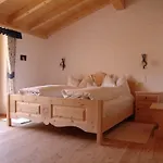 Apartament Crusch Alba Auf Der Strassenseite Sta Maria