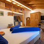 Crusch Alba Auf Der Strassenseite Sta Maria Apartamento Santa Maria Val Muestair