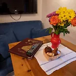 Crusch Alba Auf Der Strassenseite Sta Maria Apartamento Santa Maria Val Muestair