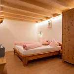 Apartamento Crusch Alba Auf Der Strassenseite Sta Maria *