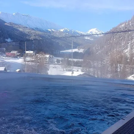 Crusch Alba Auf Der Strassenseite Sta Maria Sta Maria Val Mustair