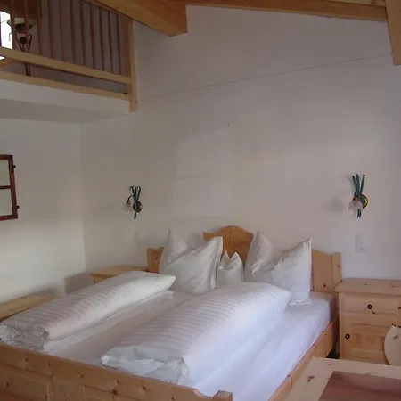 Crusch Alba Auf Der Strassenseite Sta Maria *