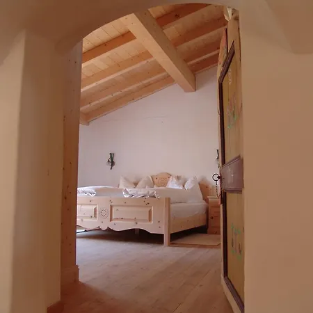 Crusch Alba Auf Der Strassenseite Sta Maria *