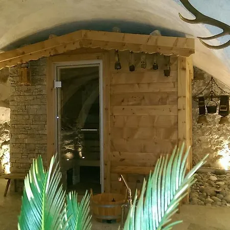 Crusch Alba Auf Der Strassenseite Sta Maria سانتا ماريا فال موستير