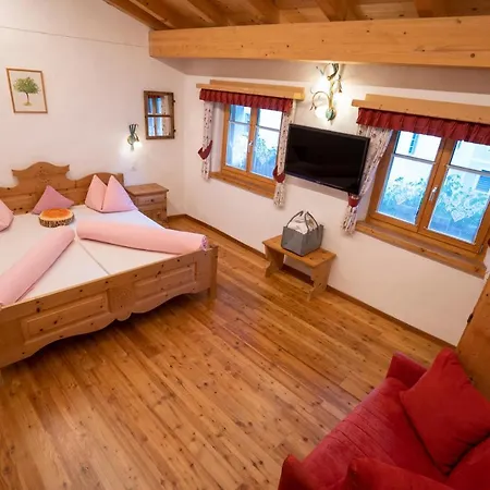 Crusch Alba Auf Der Strassenseite Sta Maria Διαμέρισμα Sta Maria Val Mustair