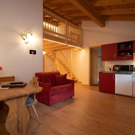 Apartman Crusch Alba Auf Der Strassenseite Sta Maria *