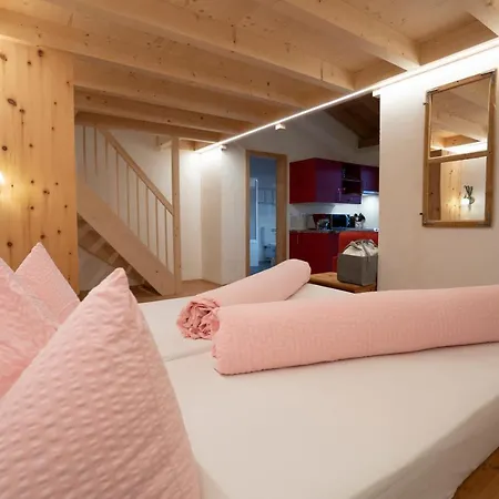 Crusch Alba Auf Der Strassenseite Sta Maria Διαμέρισμα Sta Maria Val Mustair