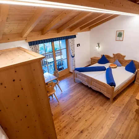 Crusch Alba Auf Der Strassenseite Sta Maria サンタ・マリア・ヴァル・ミュシュタイアー