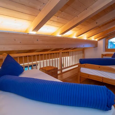 Crusch Alba Auf Der Strassenseite Sta Maria *