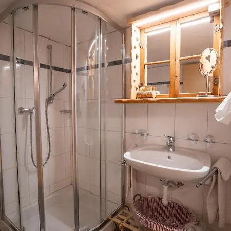 Crusch Alba Auf Der Strassenseite Sta Maria *