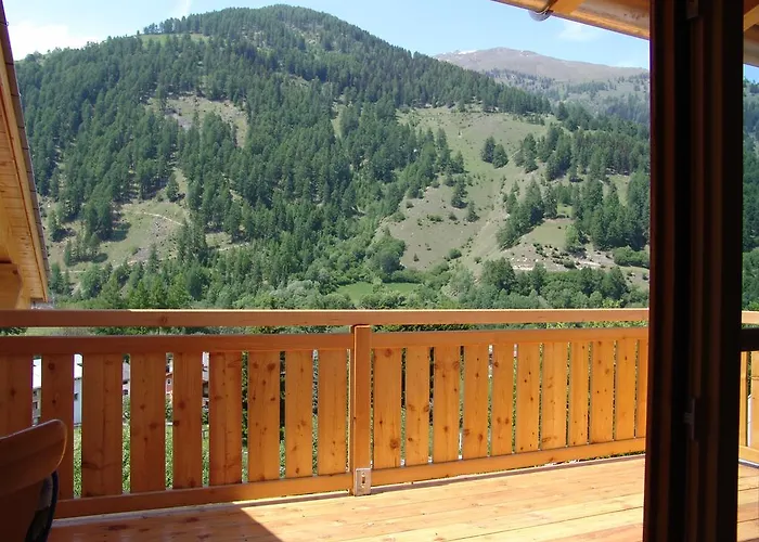 Crusch Alba Auf Der Strassenseite Sta Maria