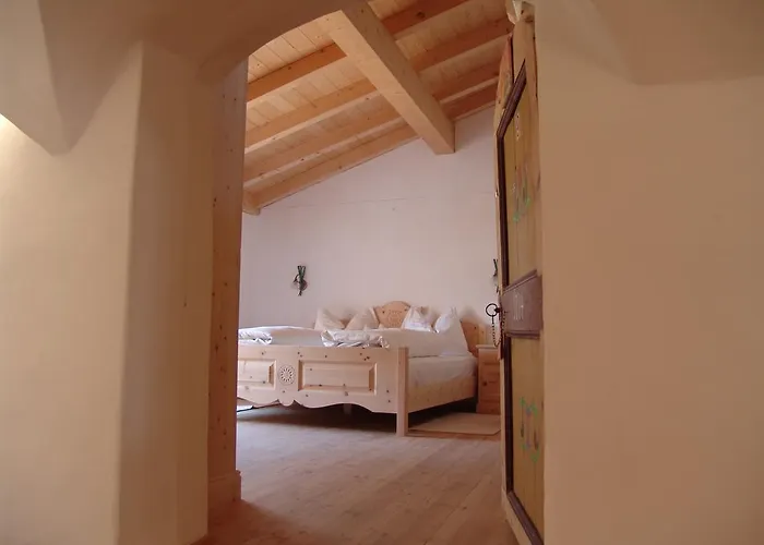 Crusch Alba Auf Der Strassenseite Sta Maria *