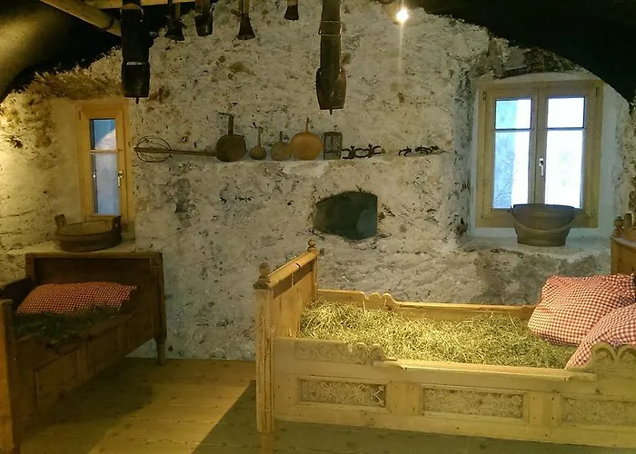 Crusch Alba Auf Der Strassenseite Sta Maria Apartman