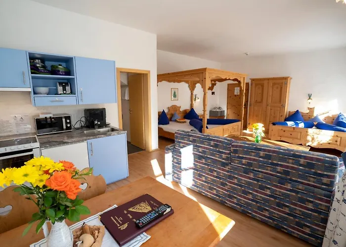 Crusch Alba Auf Der Strassenseite Sta Maria *