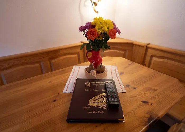 Crusch Alba Auf Der Strassenseite Sta Maria *