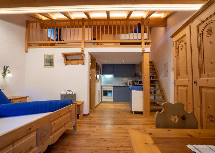 Crusch Alba Auf Der Strassenseite Sta Maria *