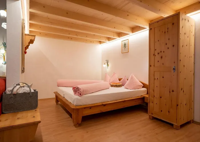 Apartman Crusch Alba Auf Der Strassenseite Sta Maria *