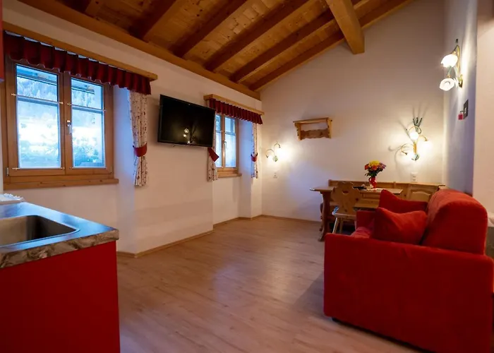 Apartman Crusch Alba Auf Der Strassenseite Sta Maria