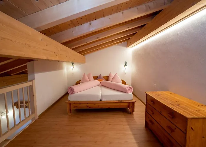 Apartman Crusch Alba Auf Der Strassenseite Sta Maria *