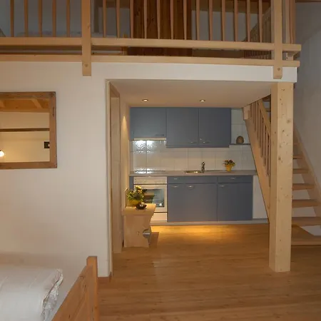 Crusch Alba Auf Der Strassenseite Sta Maria * 산타 마리아 발 뮈슈테르