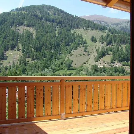 Crusch Alba Auf Der Strassenseite Sta Maria