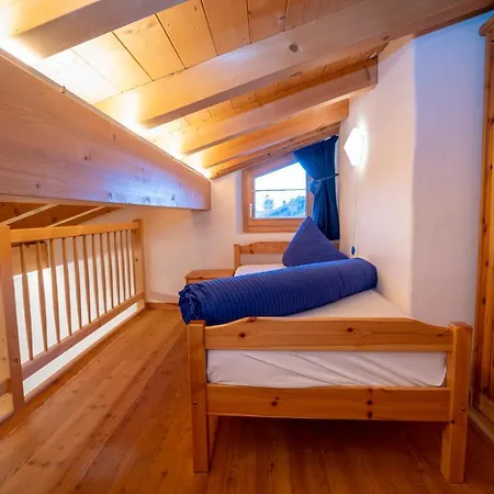 Crusch Alba Auf Der Strassenseite Sta Maria *