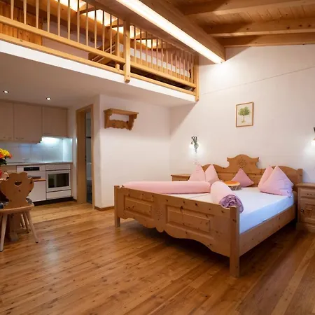 Crusch Alba Auf Der Strassenseite Sta Maria Appartement *