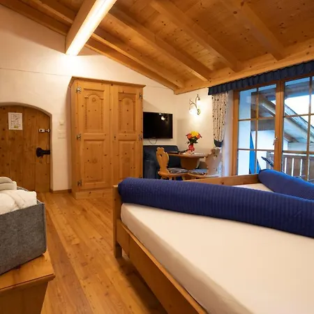 Crusch Alba Auf Der Strassenseite Sta Maria 아파트 산타 마리아 발 뮈슈테르