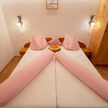 아파트 Crusch Alba Auf Der Strassenseite Sta Maria *