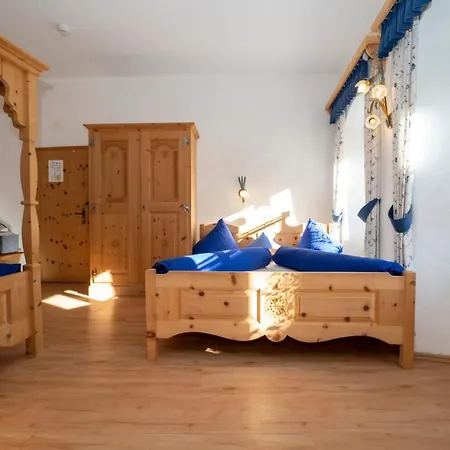 아파트 Crusch Alba Auf Der Strassenseite Sta Maria *