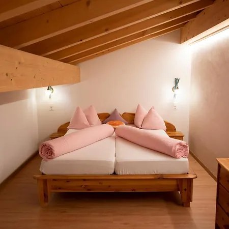 Crusch Alba Auf Der Strassenseite Sta Maria Appartement *