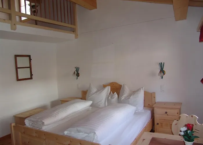 Crusch Alba Auf Der Strassenseite Sta Maria *