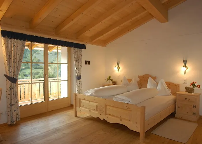 Apartman Crusch Alba Auf Der Strassenseite Sta Maria *