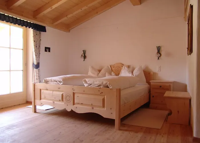 Apartman Crusch Alba Auf Der Strassenseite Sta Maria