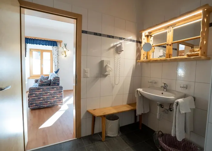 Apartman Crusch Alba Auf Der Strassenseite Sta Maria