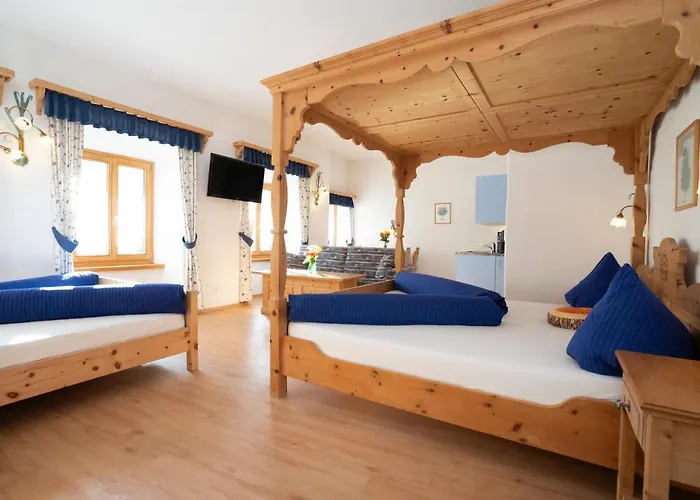 Apartman Crusch Alba Auf Der Strassenseite Sta Maria