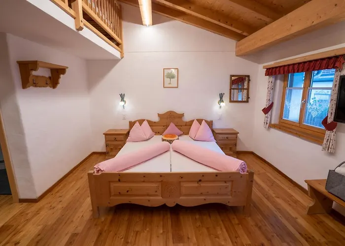 Apartman Crusch Alba Auf Der Strassenseite Sta Maria *