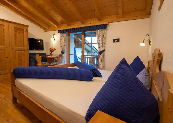 Apartman Crusch Alba Auf Der Strassenseite Sta Maria *