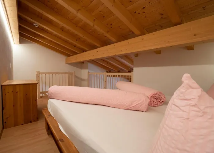 Apartman Crusch Alba Auf Der Strassenseite Sta Maria