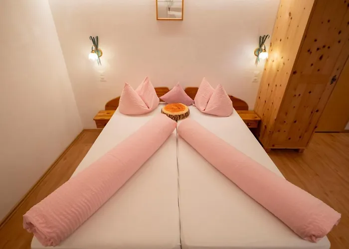 Apartman Crusch Alba Auf Der Strassenseite Sta Maria *