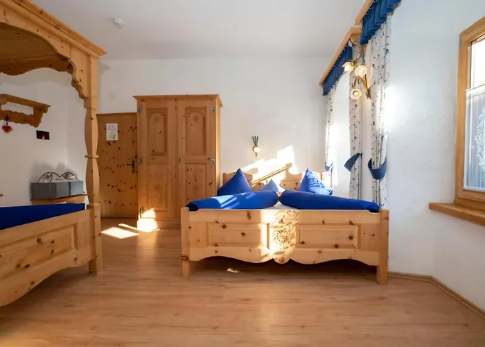 Apartman Crusch Alba Auf Der Strassenseite Sta Maria *